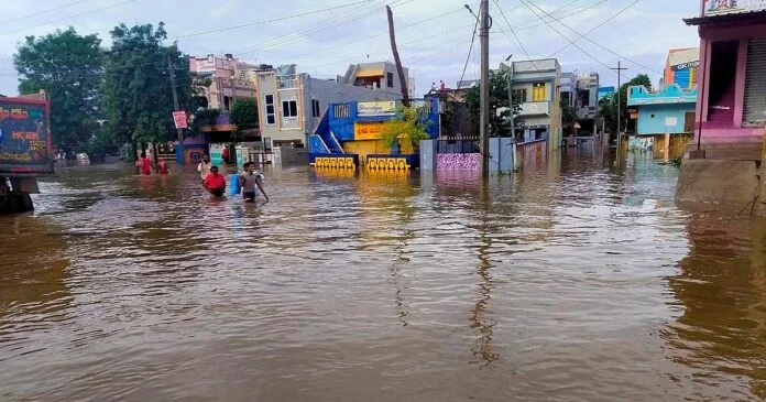 Heavy rain in many parts of Andhra Pradesh; 10 people died